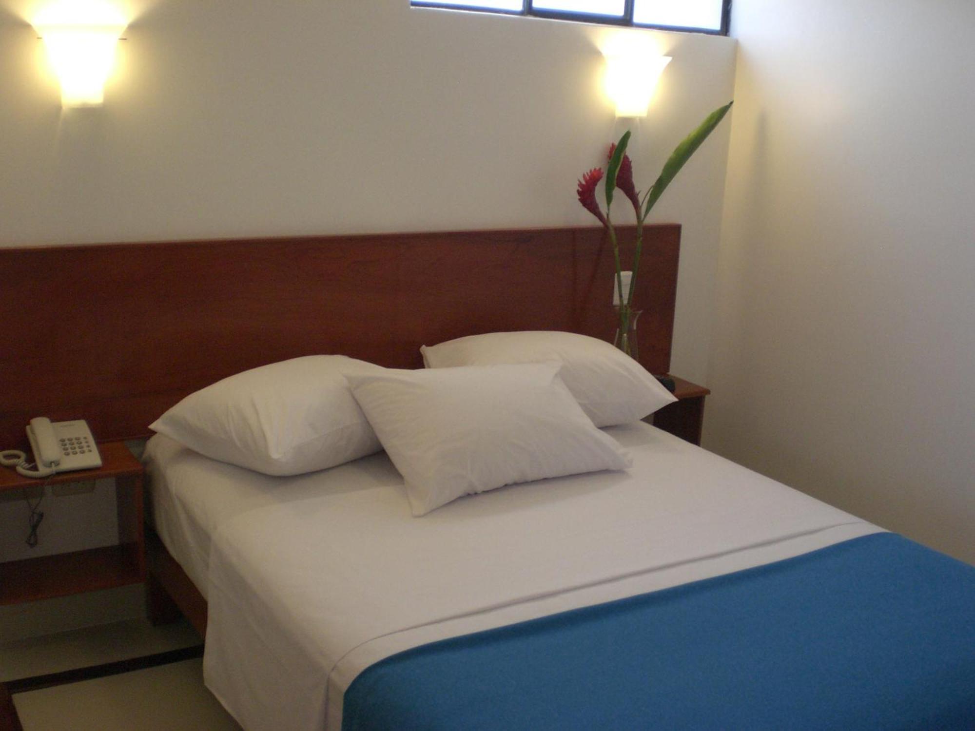 Hotel Casa Cesar Tumbes Exteriör bild